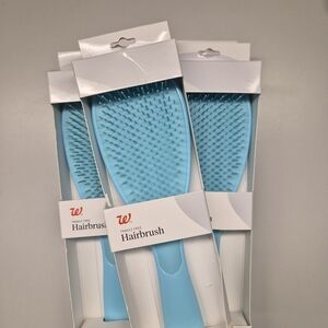 Tangle-Free Hairbrush in Blue